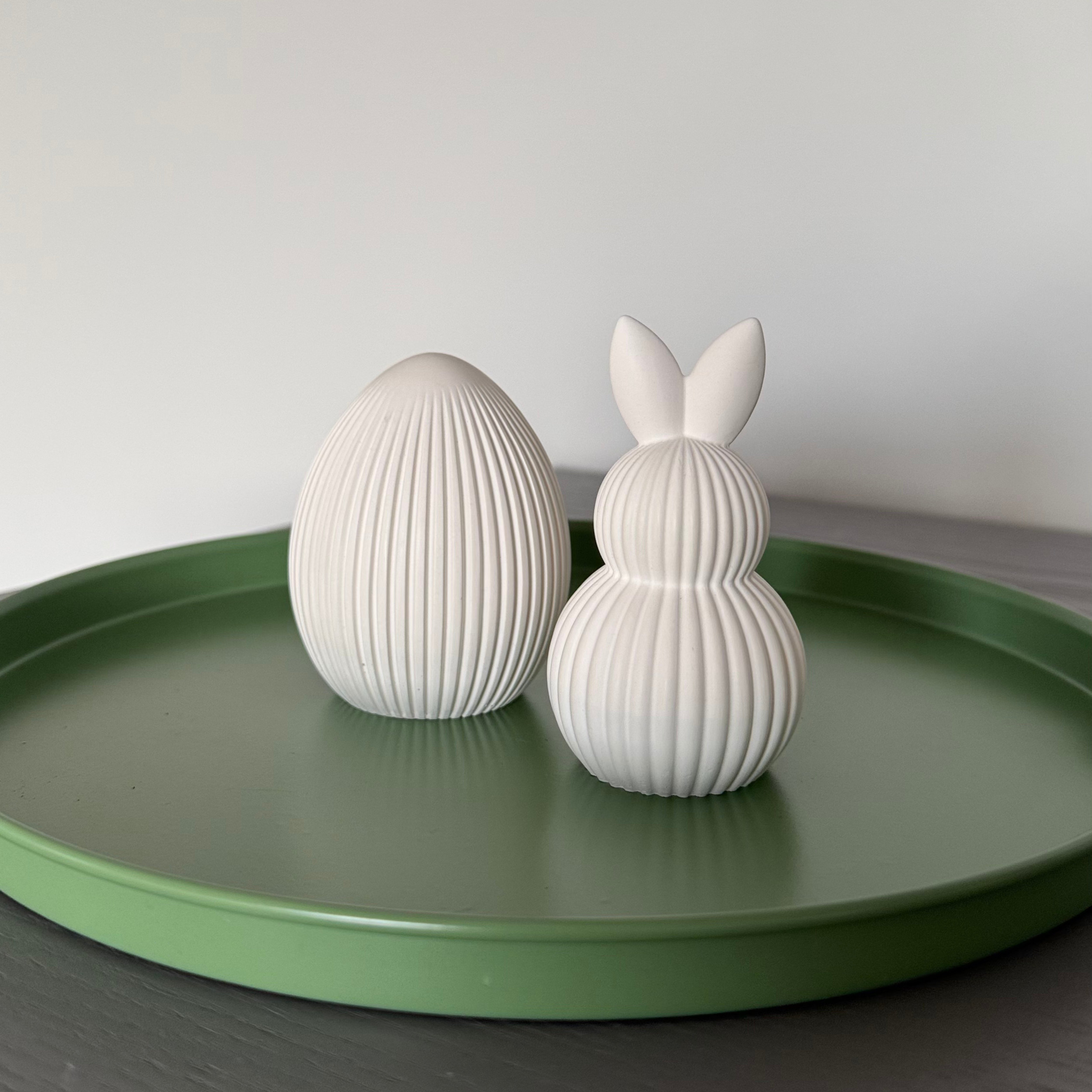 Osterhase & Osterei Set mit Rillen in Weiß