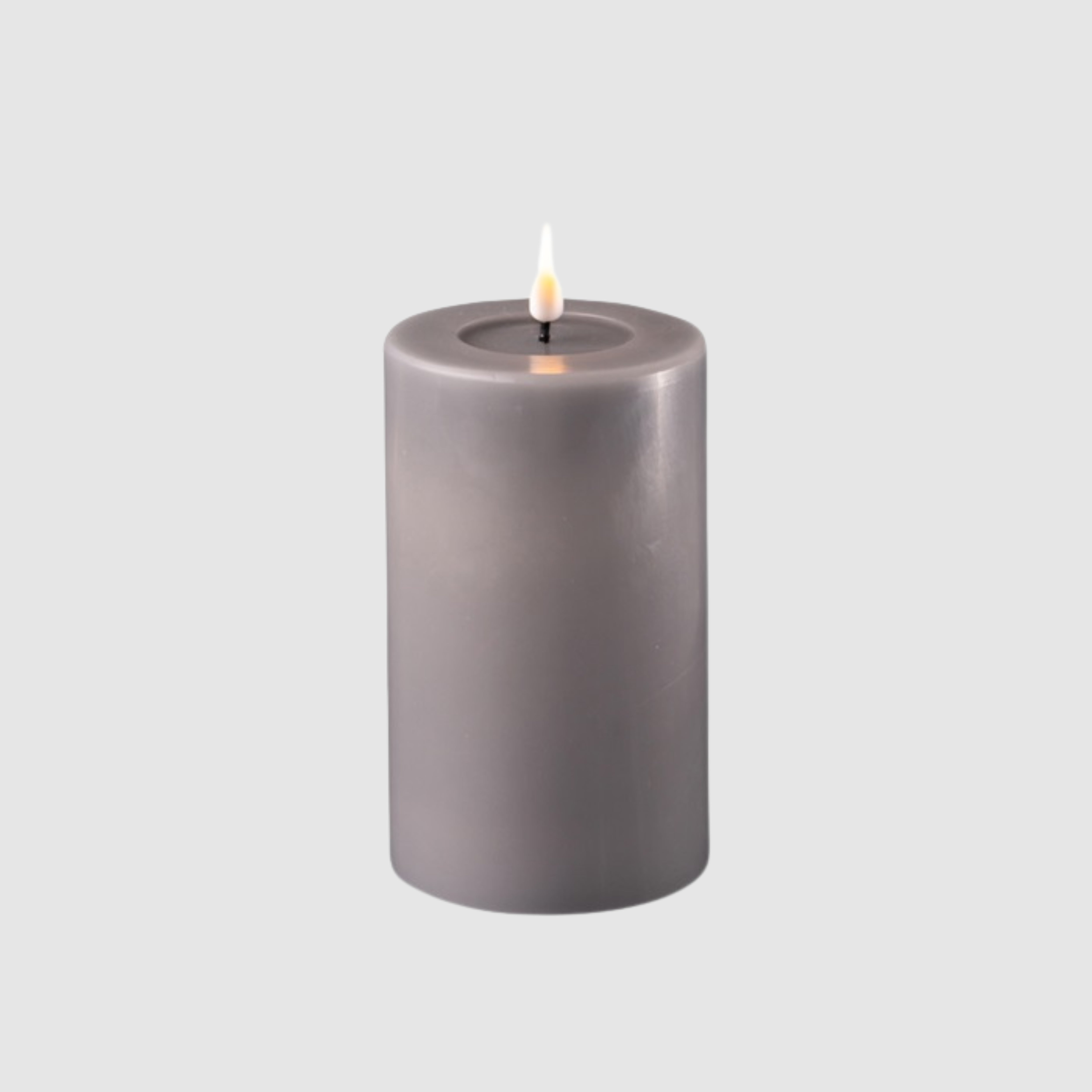 LED Stumpenkerze aus Echtwachs mit 3D-Flamme in Grau - H 12,5cm